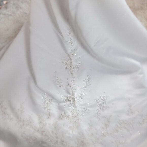 David's Bridal Michaelangelo White Wedding Gown Attached Train Size 4 NWT - Picture 9 of 16